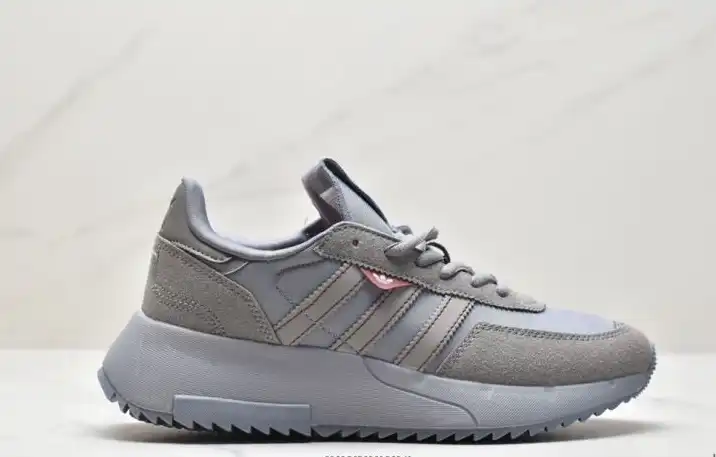 hype Adidas Sneakers