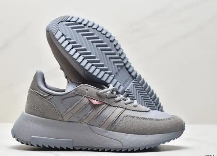 hype Adidas Sneakers