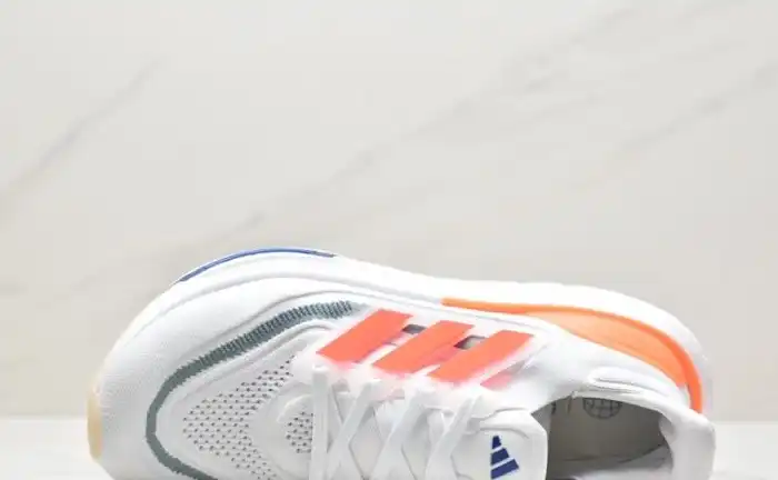 hype Adidas Sneakers