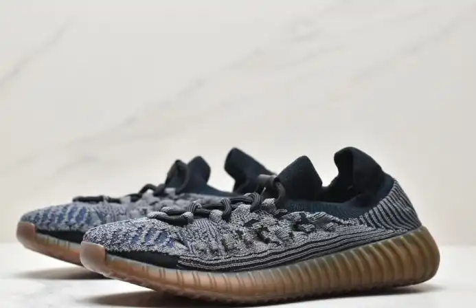 hype Adidas Yeezy Boost