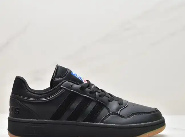 hype Adidas Sneakers