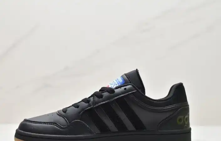 hype Adidas Sneakers