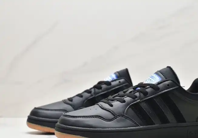 hype Adidas Sneakers