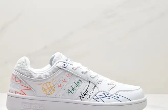 hype Adidas Sneakers