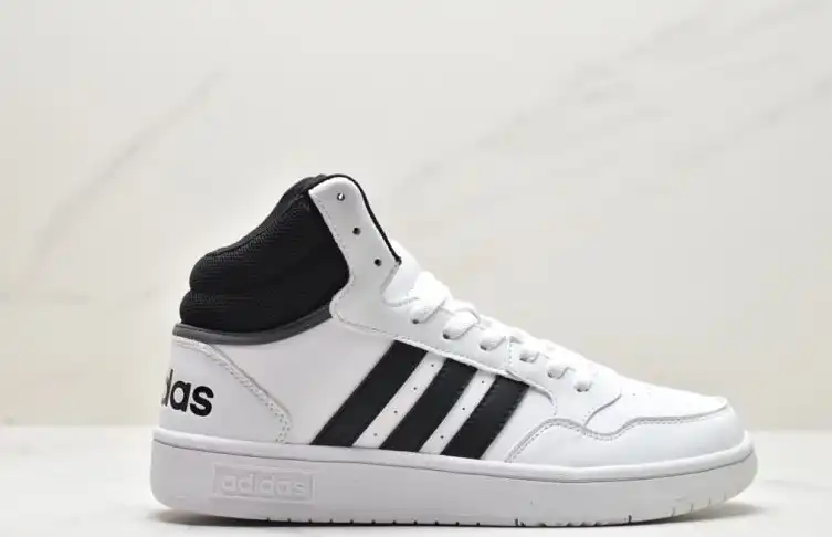 hype Adidas Sneakers