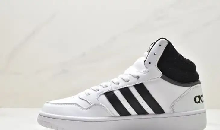 hype Adidas Sneakers