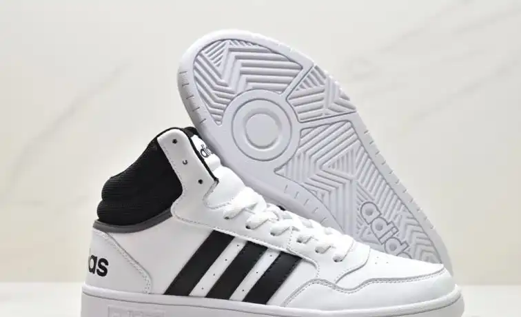 hype Adidas Sneakers