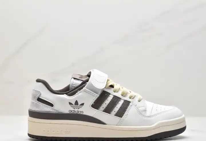 hype Adidas Sneakers