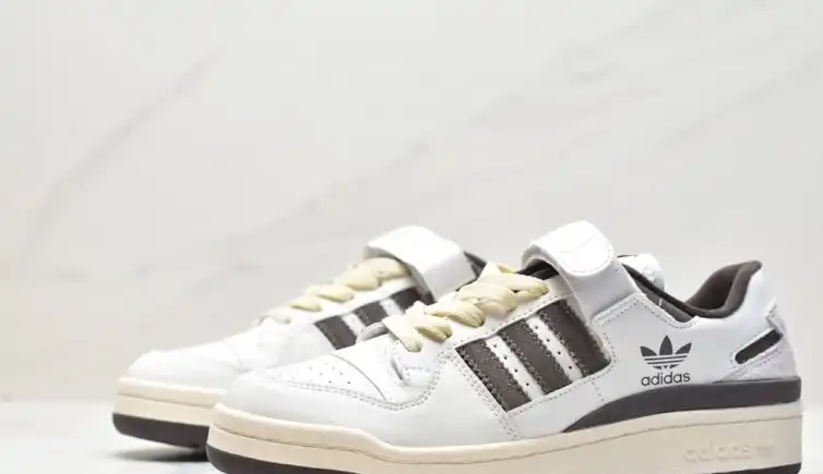 hype Adidas Sneakers