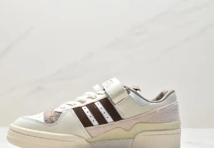 hype Adidas Sneakers