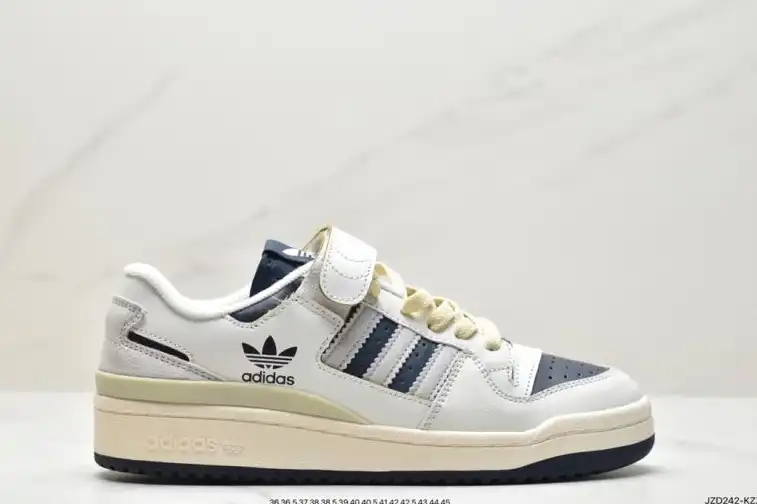 hype Adidas Sneakers