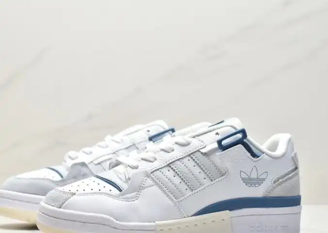 hype Adidas Sneakers