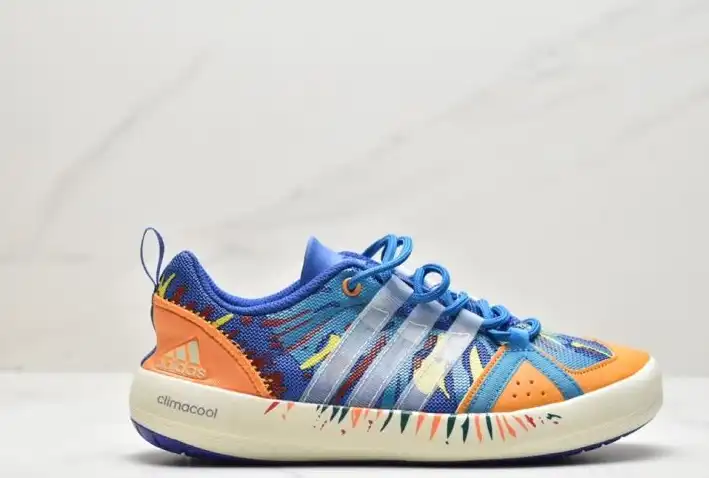 hype Adidas Sneakers