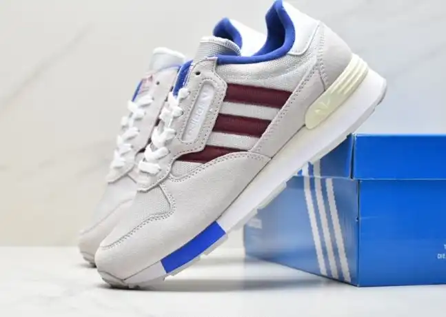 hype Adidas Sneakers