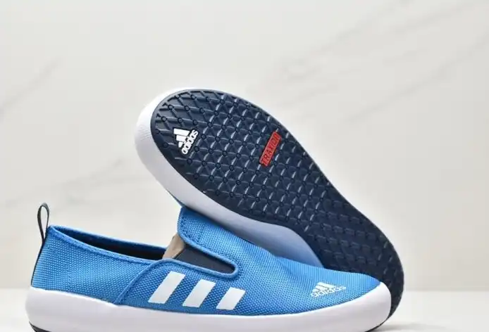 hype Adidas Sneakers