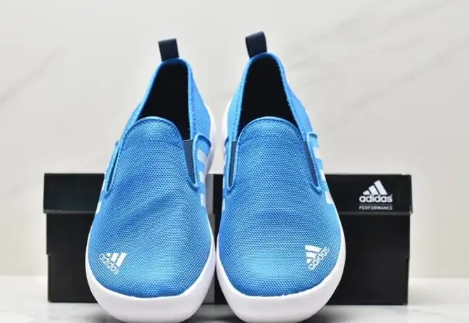 hype Adidas Sneakers