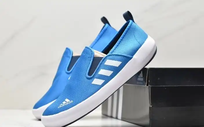 hype Adidas Sneakers