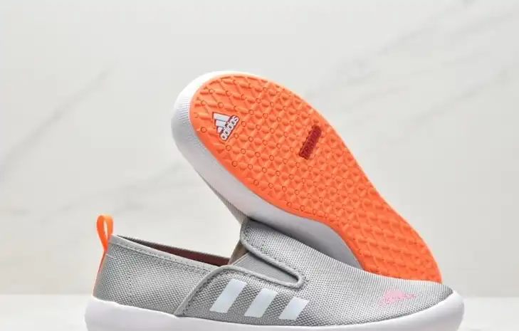 hype Adidas Sneakers