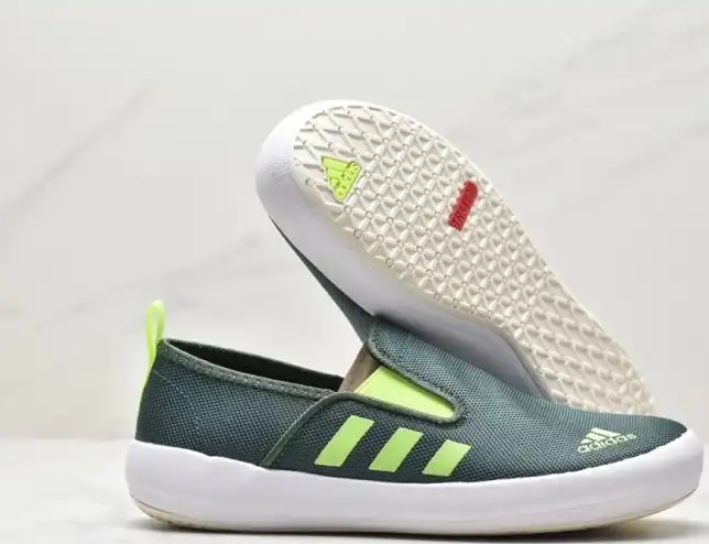 hype Adidas Sneakers