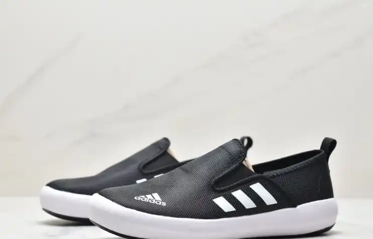 hype Adidas Sneakers