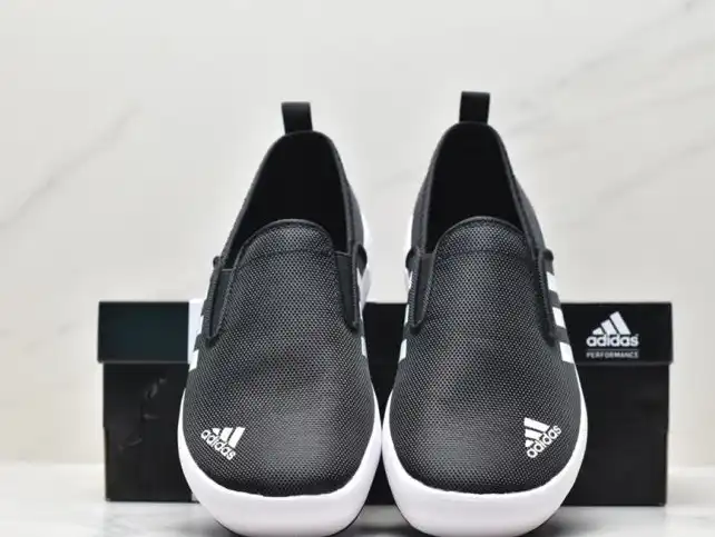 hype Adidas Sneakers