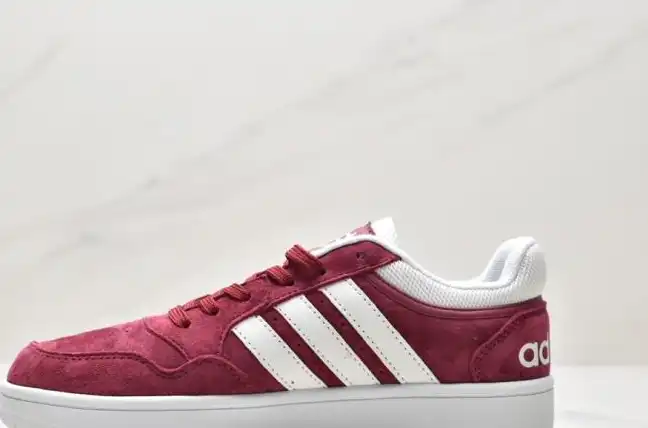 hype Adidas Sneakers