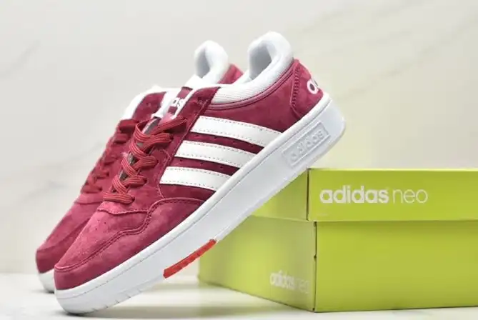 hype Adidas Sneakers