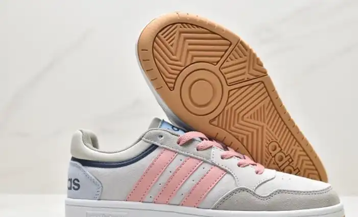 hype Adidas Sneakers