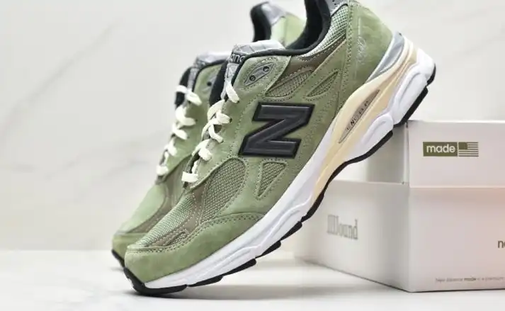 hype New Balance Sneakers