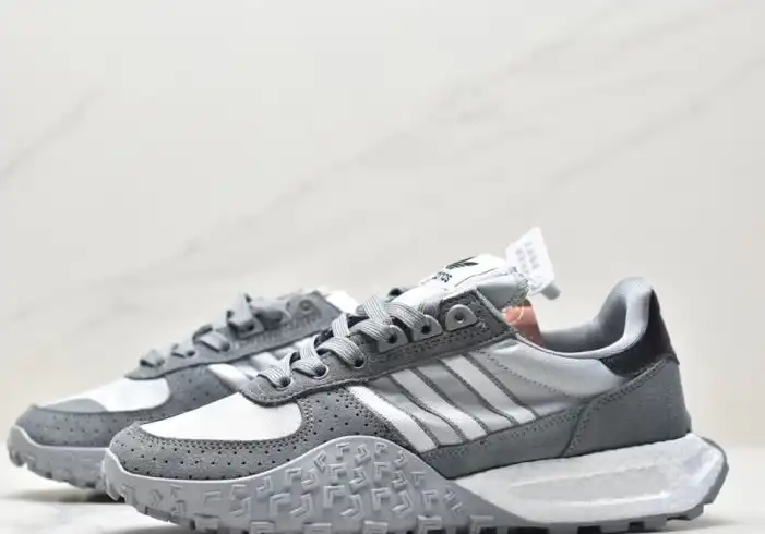 hype Adidas Sneakers