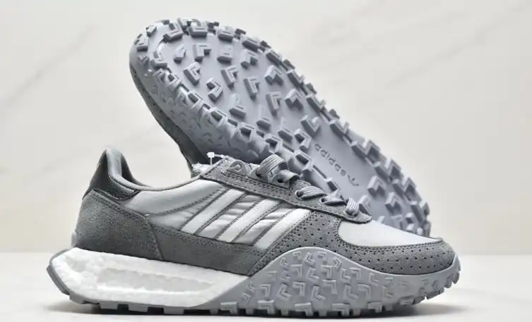 hype Adidas Sneakers