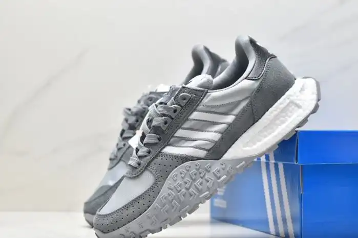 hype Adidas Sneakers