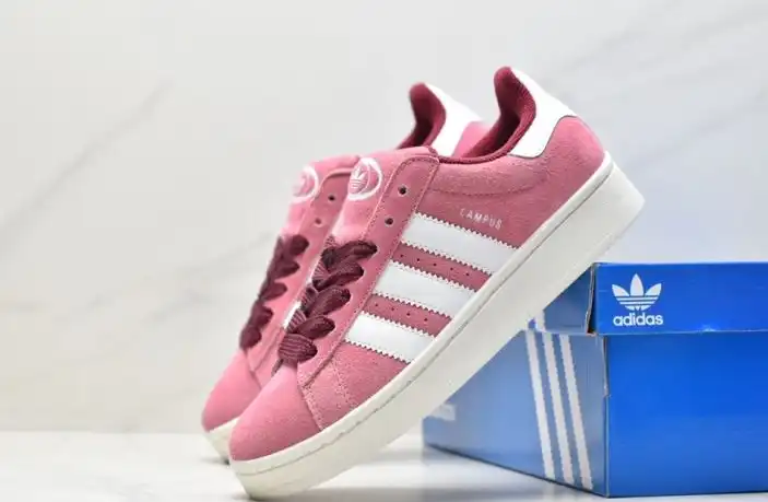 hype Adidas Sneakers