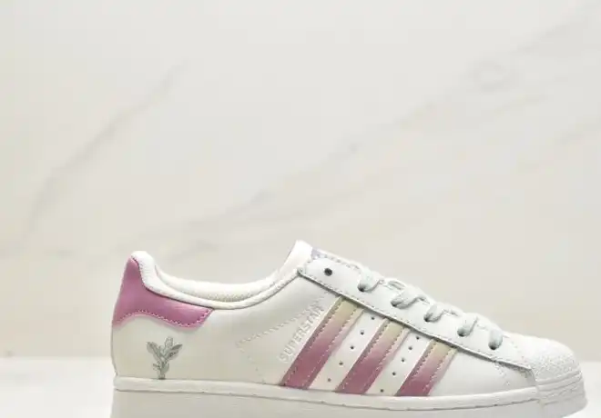 hype Adidas Sneakers