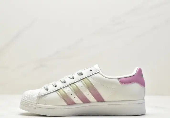 hype Adidas Sneakers