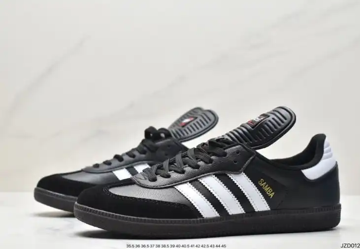 hype Adidas Sneakers