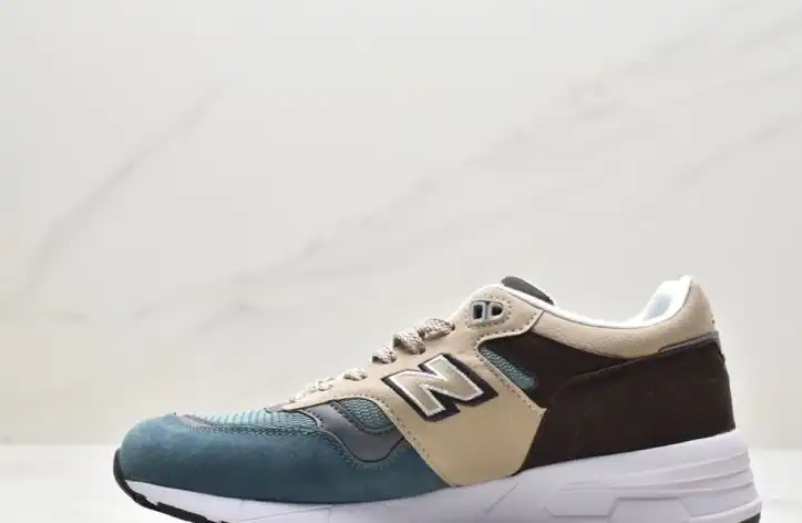 hype New Balance Sneakers