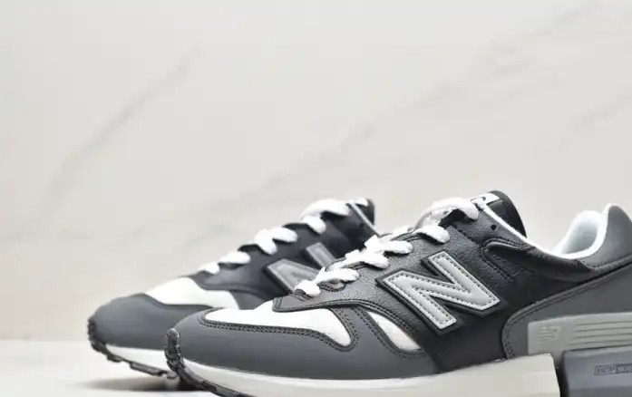 hype New Balance Sneakers