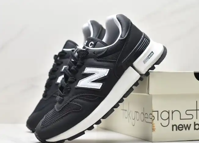 hype New Balance Sneakers