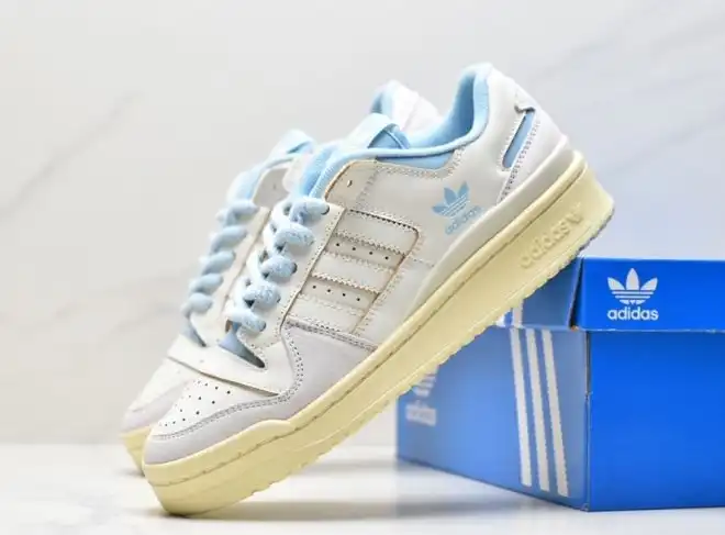 hype Adidas Sneakers