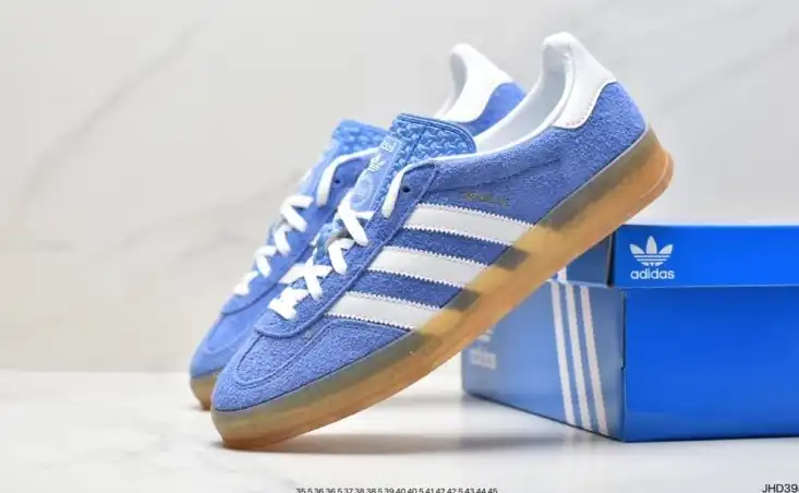 hype Adidas Sneakers