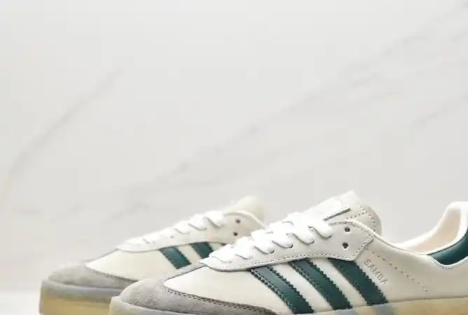 hype Adidas Sneakers