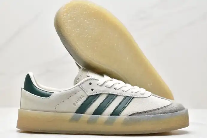 hype Adidas Sneakers