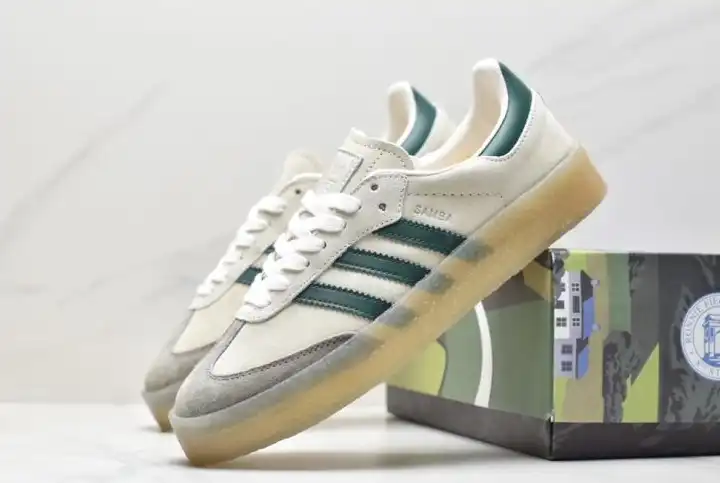 hype Adidas Sneakers