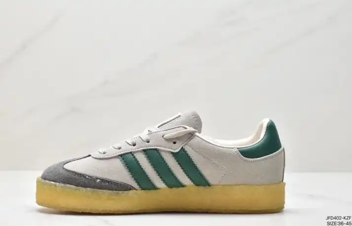 hype Adidas Sneakers