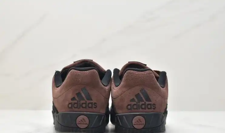 hype Adidas Sneakers