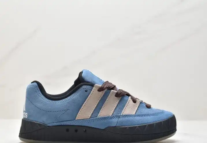 hype Adidas Sneakers