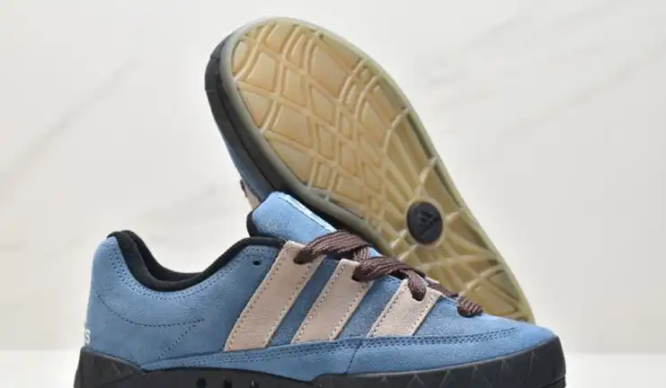 hype Adidas Sneakers