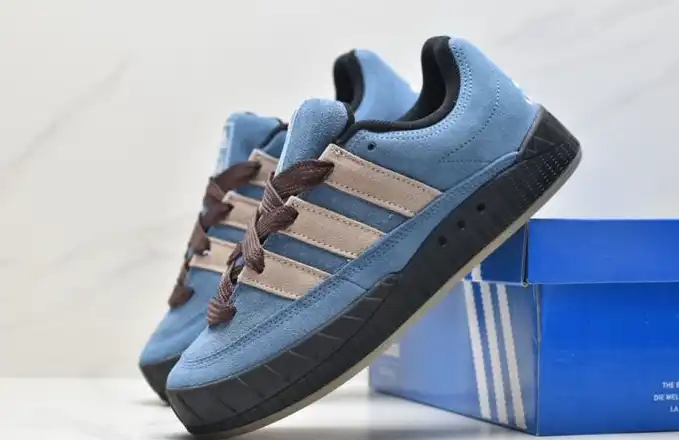 hype Adidas Sneakers