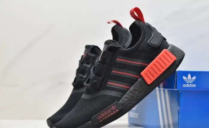 hype Adidas Sneakers